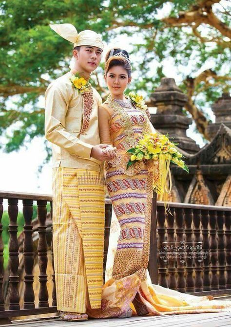 Myanmar Wedding, Elven Wedding Dress, Pageant Costumes, Wedding Dress Sketches, Korean Wedding Photography, Wedding Photo Studio, Wedding Portrait Poses, Wedding Photoshoot Props, Indian Wedding Photography Poses