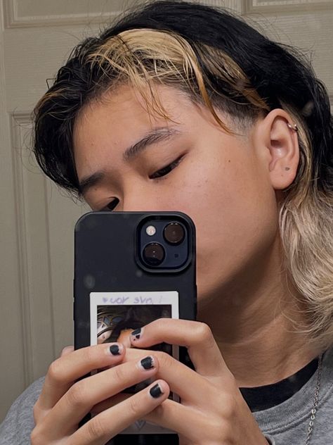 Side Shave Colored Hair, One Piece Dyed Hair, Mullet With Blonde Underneath, Mullet Bleached Underneath, Bleached Sides Hair, Under Bleach Hair Short, Dyed Sideburns, Bleached Underneath Hair Short, Partly Bleached Hair