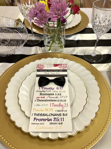 Jw Pioneer Dinner Ideas, Pioneer Dinner Ideas Jw, School Centerpieces, Pioneer Meeting, Pioneer School Gifts Jw, Neat Gift Ideas, Pioneer School Gifts, School Dinners, Jw Pioneer Gifts