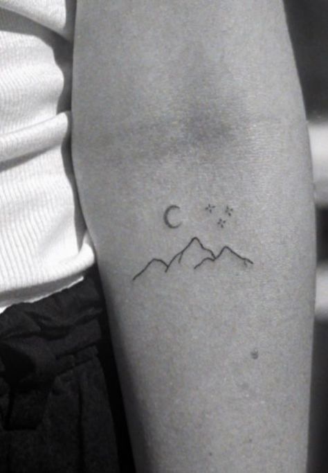 Mountain tattoo minimalist line inspiration aesthetic womens Mountain Tattoo Minimalist, Tattoo Aesthetic, Tattoo Minimalist, Sibling Tattoos, Mountain Tattoo, Inspiration Aesthetic, Tatting, Tattoos