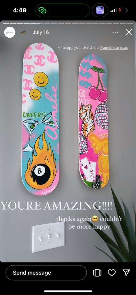 Painting Skateboards Ideas Aesthetic, Bedroom Art Collage, Skateboard Designs Aesthetic, Skateboard Wall Art Decor, Spray Paint Room Wall Art Aesthetic, Skate Board Paintings, Skateboard In Room, Painted Skateboard Wall Art, Painting A Skateboard