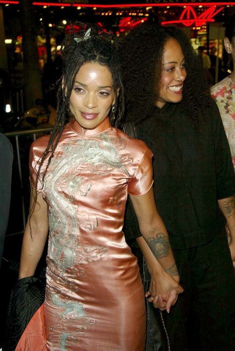 Chinese Gown, Phylicia Rashad, Minimalist Clothes, Dragon Motif, Chinese Style Dress, Lisa Bonet, Asos Fashion, Vintage Black Glamour, The Met Gala