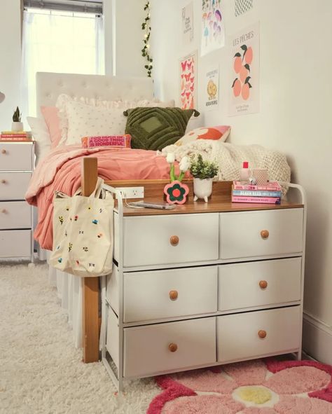 15 Stunning Dorm Ideas to Make Your Space Feel Like Home - Home Chic & Comfort Girly Earthy Bedroom, Earthy Tone Dorm Room, Cottage Core Pink Room, Colorful Boho Dorm Room, Thrifted Dorm Room, Dorm Room Ideas Floral, Colorful Dorm Decor, College Bedroom Decor Dorm Room, Floral Dorm Room Ideas