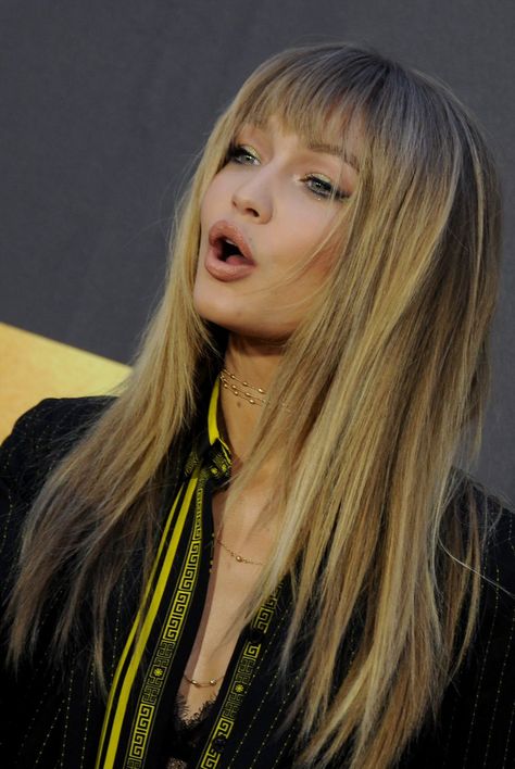 Hairstyles with bangs- Gigi Hadid 16 Hairstyles, Blonde Bangs, Blonde Hair With Bangs, Long Face Hairstyles, Hair Appointment, Fringe Hairstyles, Long Hair With Bangs, Long Blonde, Trending Haircuts