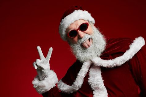 Christmas Powerpoint, Cool Santa Claus, Santa Claus Pictures, Cute Christmas Ideas, Eyewear Campaign, Blank Poster, Barbie Wedding Dress, Funny Poses, Santa Photos