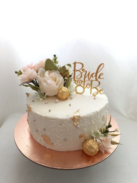 Bride To Be Cakes Ideas Simple, Bachellorete Cakes, Aesthetic Bridal Shower Cake, Bacholerette Cake Designs, Funny Bridal Shower Cake, Bachelor Party Cakes For Bride, Bride To Be Cake Ideas Funny, Small Bridal Shower Cake, Bachelorette Cake Ideas Classy