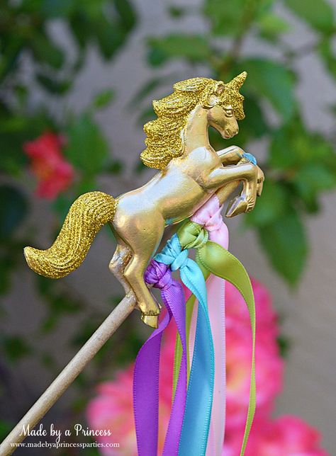 Unicorn Ribbon Wand Party Idea Tutorial easily embellish unicorns with paint and glitter Unicorn Wand, Party Themes For Girls, Birthday Dinner Menu, Tropical Classroom, Unicorn Party Food, Party Activities Kids, Girl Parties, Unicorn Party Invites, Ribbon Wands