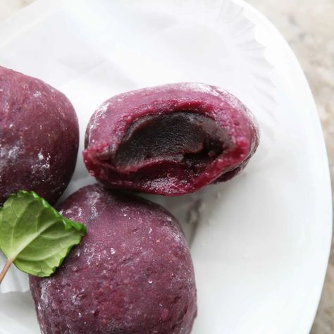 Blueberry Mochi Recipe, Blueberry Mochi, Mochi Ice Cream Recipe, Blueberry Pudding, Mochi Ice, Instant Family, Mochi Recipe, Japanese Desserts, Mochi Ice Cream