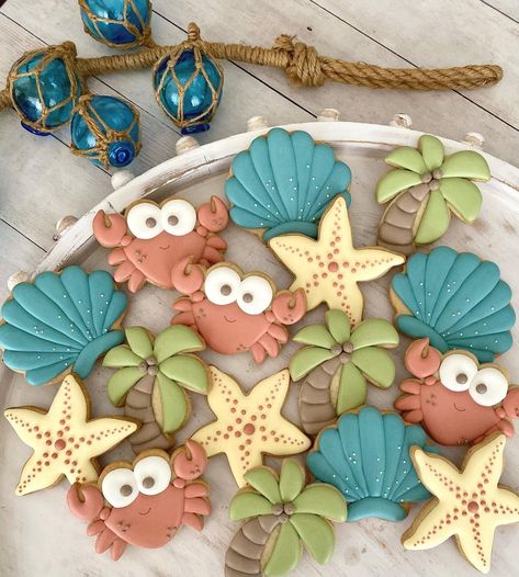 Sea Shell Cookies Decorated, Sea Life Cookies Decorated, Ocean Theme Cookies Decorated, Beach Birthday Cookies Decorated, Sea Fairy Cookie, Renew Vows, Mermaid Cookies, Beach Cookies, Flower Sugar Cookies