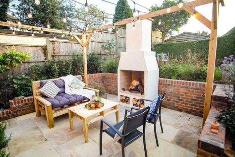 Garden Fireplace, Fireplace Kits, Outdoor Fireplace Designs, Outdoor Heating, Garden Parties, Easy Garden, Outdoor Bbq, Fireplace Design, Outdoor Fireplace