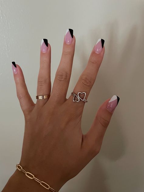 Black And White Nail Designs, Hoco Nails, White Tip Nails, Black Acrylic Nails, French Tip Acrylic Nails, Simple Acrylic Nails, Cute Gel Nails, Short Acrylic Nails Designs, Nail Nail