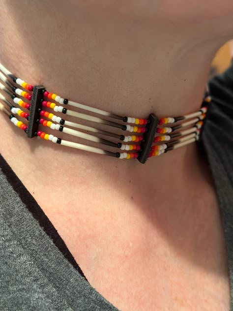 Porcupine Quill Jewelry Native Americans, Native American Accessories, Indigenous Beaded Jewelry, Porcupine Quill Necklace, Native American Jewelry Diy, Indigenous Necklace, Quill Jewelry, Porcupine Quill Jewelry, Native American Inspired Fashion