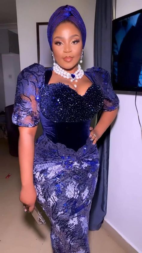 Lace Styles Asoebi, Lace Gown Styles Aso Ebi, Asoebi Lace Styles, Owambe Styles, Asoebi Lace, Lace Styles For Wedding, Nigerian Lace Dress, Asoebi Style, Wedding Settings