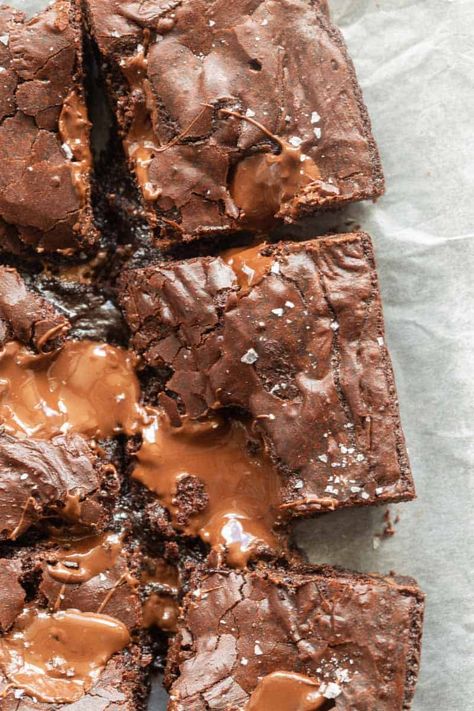 Brownies In The Microwave, Quick Brownie Recipe, Microwave Brownie, Flourless Cake, Vegan Dark Chocolate, No Dairy, Delicious Brownies, Keto Brownies, Best Brownies