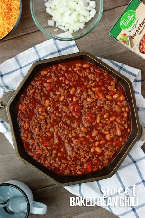 Recipes Using Baked Beans, Baked Bean Chili Recipe, Baked Bean Chili, Chili Bake, Instant Pot Pork Chops, Bbq Beans, Bean Chili Recipe, Chili Toppings, Chili Ingredients