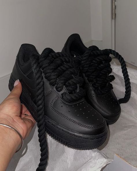 Air Forces Outfit, Coco Jojo, Forces Outfit, Nike Shoes Women Fashion, 2022 Style, Trendy Shoes Sneakers, Kicks Shoes, Fresh Shoes, Streetwear Men