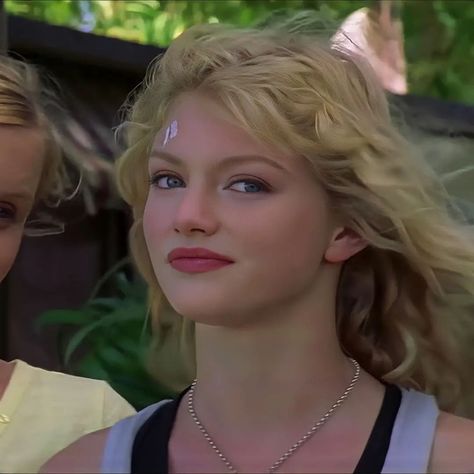 Innocent Girl Aesthetic, H2o Makeup, H20 Aesthetic, Iconic Blondes, Rikki Chadwick, Rikki H2o, H2o Aesthetic, Cariba Heine, Girl Aesthetic Outfits