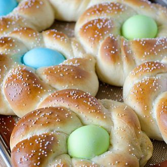 Italian Easter Bread Easter Bread Recipe, Italian Easter Bread, Italian Easter, Soup Appetizers, Spring Things, Braided Bread, Easter Bread, Slow Cooker Desserts, Easter Baking