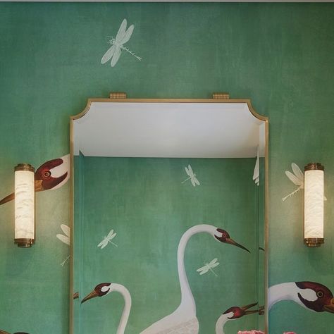 Finchatton on Instagram: "A striking GUCCI heron print wallpaper in this powder room." Gucci Crane Wallpaper, Gucci Heron Wallpaper, Gucci Heron, Heron Wallpaper, Crane Wallpaper, Gucci Wallpaper, Swan Wallpaper, Blue Heron, Guest Bath