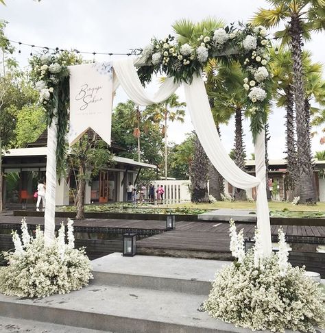 Welcome Gate Decoration, Entrance Gate Wedding, Welcome Gate Wedding, Wedding Gate Entrance, Welcoming Board, Passage Decor, Welcome Gate, Malaysian Wedding, Wedding Gate