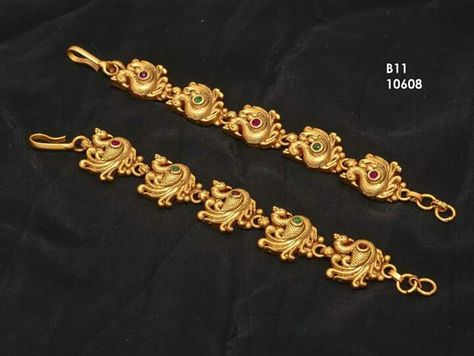 Gold Earchain Designs, Mattilu Designs Gold, Gold Matilu Designs Latest, Mateelu Gold Designs, Ear Matilu Gold, Matilu Designs Gold, Temple Jewellery Earrings, Gold Earrings Indian, Gold Temple Jewellery