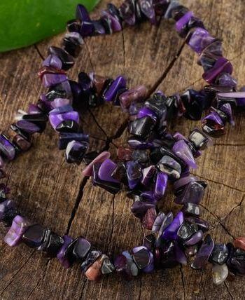 Crystal Jewelry Diy, Sugilite Stone, Bridal Bracelets, Gift Ideas Jewelry, Sugilite Jewelry, Chip Bracelet, Raw Stone Jewelry, Bracelets For Sale, Artisan Bracelets