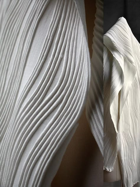 White Vintage Tulle Pleated Fabric, Pleated Fabric for Evening Gowns, 150cm Wide Ruffles, Half Yard Fabric, Great Gift for Costume DesignersBlack Vintage Sheer Pleated Fabric, Pleated Fabric for Evening Dresses, 125cm Wide Ruffle, Half Yard Fabric, Best Gift for Costume Designers Pleated fabric with dimpled edges for designer fabrics. Perfect for wedding dresses, evening gowns, dolls, couture costumes, theatre costumes, party dresses, home décor and any other project you can imagine. Let your im Uni Fashion, Pleated Gown, Creative Textiles, Theatre Costumes, Spring Fabric, Pleated Fabric, Striped Fabrics, White Fashion, Knit Cotton