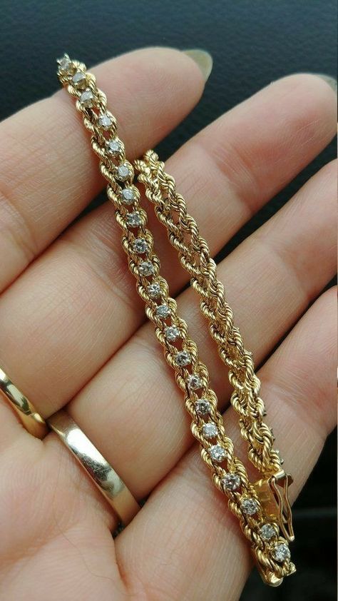 Gold Leaf Jewelry, Xoxo Jewelry, Dope Jewelry Accessories, Gold Bracelet Simple, Gold Diamond Bracelet, Gold Pendant Jewelry, Jewelry Accessories Ideas, Bangles Jewelry Designs, Dope Jewelry