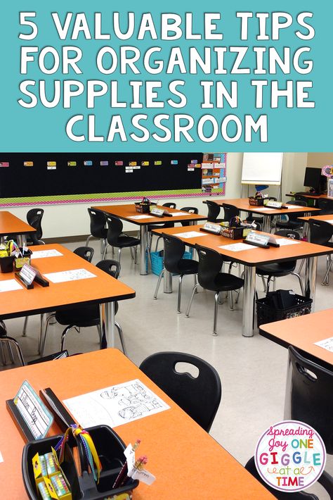 Student Supply Organization, Classroom Desk Arrangement, Student Desk Organization, Classroom Supplies Organization, Organizing Supplies, Classroom Organization Elementary, Classroom Desk, Teacher Board, Tips For Organizing