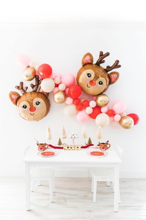 Reindeer Balloon, Christmas Balloon Garland, First Birthday Balloons, Christmas Balloon Decorations, Christmas Decorations Centerpiece, Balloon Garland Diy, Reindeer Face, Kids Christmas Party, Mini Balloons