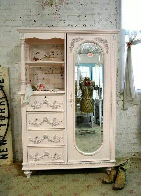 Love!! Commode Shabby Chic, Camera Shabby Chic, Furniture Makeover Ideas, Diy Shabby Chic Furniture, 90s Room, Baños Shabby Chic, Diy Shabby Chic, Cocina Shabby Chic, Shabby Chic Decorating