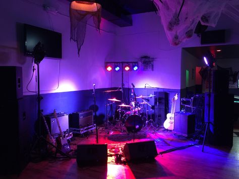 Glaser Audio Productions - Very small setup in a bar, with a band I work with. Band Setup Stage, Small Band Stage Design, Band Setup, Small Setup, Small Stage, Japanese Restaurant Design, Concert Lights, Diy Hanging Shelves, Stage Lights