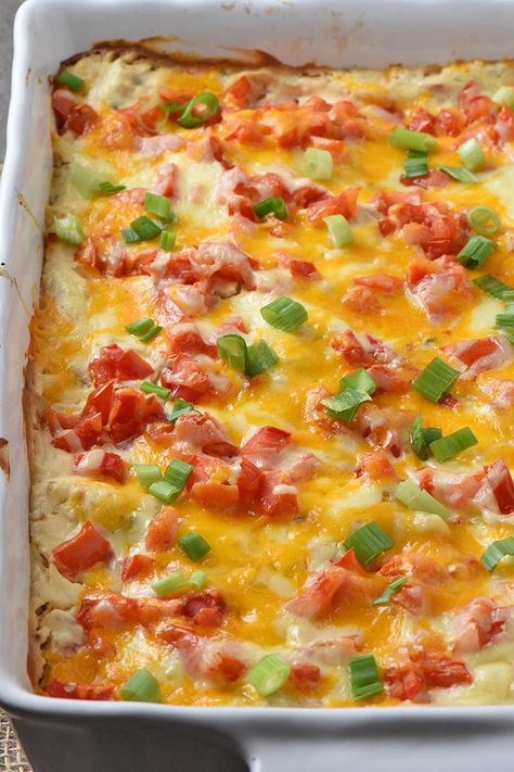 Delicious recipe for the best chicken enchiladas, made with corn tortillas and a creamy white sauce. How to make a Tex Mex dinner your family will love! #adventuresofmel #chickenenchiladas #TexMexrecipes #dinner #chickenrecipes Hi Ken Enchiladas, Tex Mex Dinner, Enchiladas With Sour Cream Sauce, Chicken Enchiladas With Sour Cream, The Best Chicken Enchiladas, Best Chicken Enchiladas, Enchiladas Corn Tortillas, Enchiladas Chicken, Creamy White Sauce