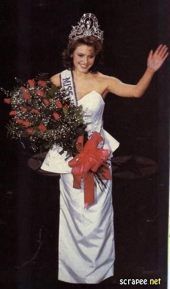 Miss Universo 1990 - Mona Grudt - Noruega Beauty Pageant Aesthetic, Pageant Aesthetic, Miss America Winners, Miss Universe National Costume, Pageant Outfits, Couture Looks, Miss Usa, Beyond Beauty, Miss America