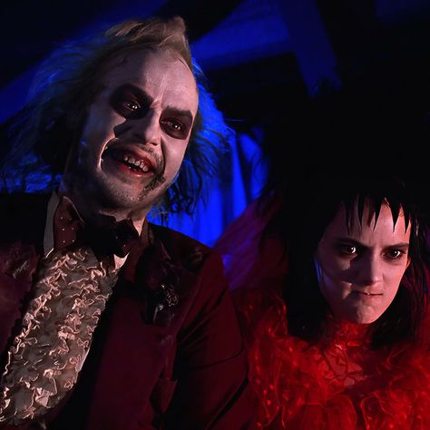 Beetlejuice X Lydia, Beetlejuice Icon, Beetlejuice And Lydia, Beetlejuice Beetlejuice 2024, Beetlejuice Aesthetic, Beetlejuice Wedding Scene, Beetlejuice Stills, Beetlejuice Movie Scene, Beetlejuice Behind The Scenes