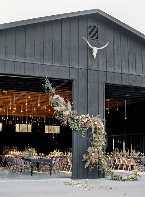 28 Unique Wedding Venues You Need To See Getaway Wedding, Reception Tablescapes, Black Barn, Dream Venue, Santa Ynez, Ethereal Wedding, Urban Rustic, Unique Wedding Venues, Ranch Style Home