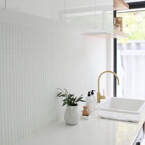 Tuggerah Tiles on Instagram: “Laundry splashbacks are an opportunity to have a bit of fun! Why not choose a tile with a bit of texture, something that really pops? These…” White Kitchen Splashback, Laundry Room Tile, Kitchen Splashback Tiles, White Laundry, Laundry Room Renovation, Laundry Design, Modern Laundry Rooms, Laundry Room Inspiration, Kitchen Splashback