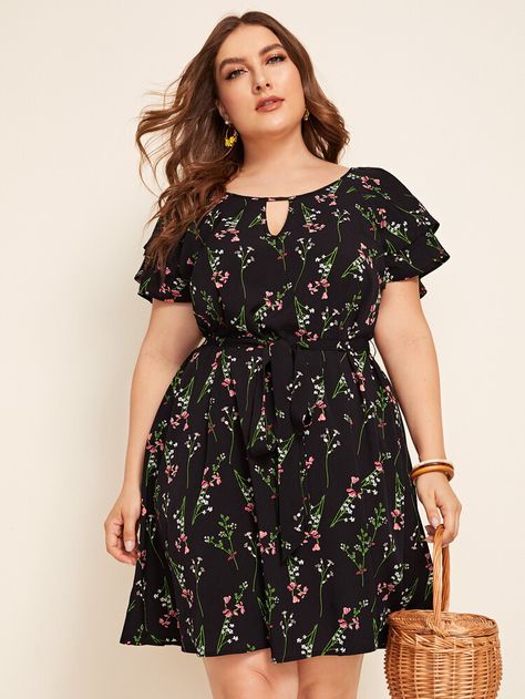 Plus Keyhole Neck Butterfly Sleeve Belted Dress | SHEIN USA Keyhole Neck, Butterfly Sleeve, Cooler Look, African Design Dresses, Curvy Dress, Plus Size Fashion For Women, Butterfly Sleeves, Solid Dress, African Dress