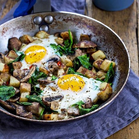 How I make my Monday tolerable #linkinbio #mykitchenescapades . . . #breakfast #skillet #eggs #potatoes #instafood #nomnom #foodstagram #foodgawker #thekitchn #yahoofood #instagood #buzzfeedfood #feedfeed #thefeedfeed #huffposttaste #foodprnshare #droolclub #f52grams #sweetmagazine #tastespotting #kitchenbowl #foodgawker #buzzfeast #bhgfood Easy Breakfast Skillet, Breakfast Ideas With Eggs, Ideas With Eggs, Mushroom Breakfast, Eggs And Mushrooms, Egg Skillet, Spinach Bake, Healty Dinner, Breakfast Skillet