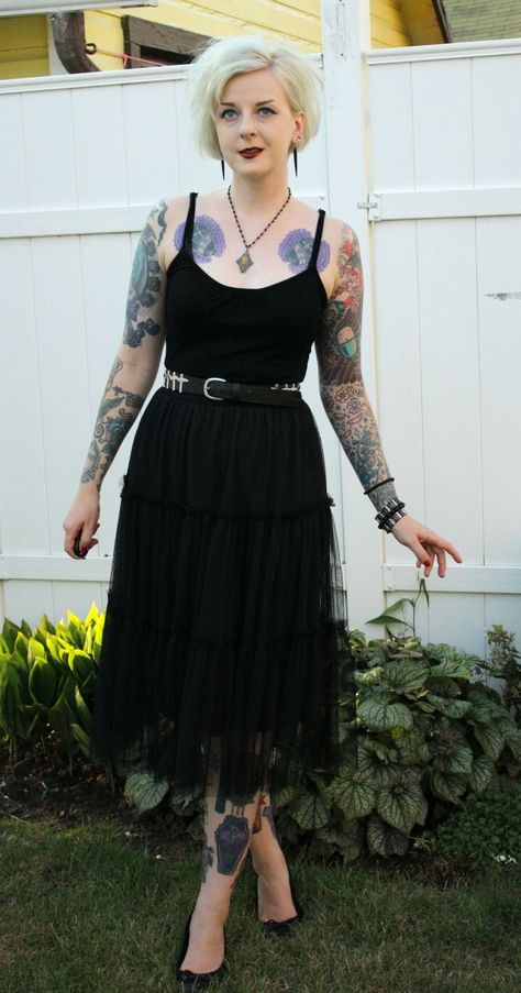 Kitsch Outfit, Deathrock Fashion, Goth Outfit Inspo, Shopping On A Budget, Goth Outfit, Midsize Outfits, All Black Fashion, Alt Outfits, Clothing Inspiration