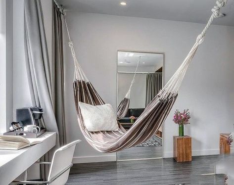 california homes - boho interior decor surf shack beach house style indoor hammock Indoor Hammock Ideas, Hammock Room, Living Room Hammock, Room Hammock, Indoor Hammock Bed, Hammock Indoor, Hammock In Bedroom, Hammock Ideas, Relaxing Living Room