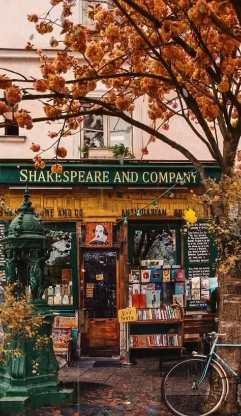 Shakespeare And Company Paris, Rainy Paris, Shakespeare And Company, Book Cafe, Paris Aesthetic, What Is Your Favorite, Favorite Season, Cool Pictures Of Nature, Book Store