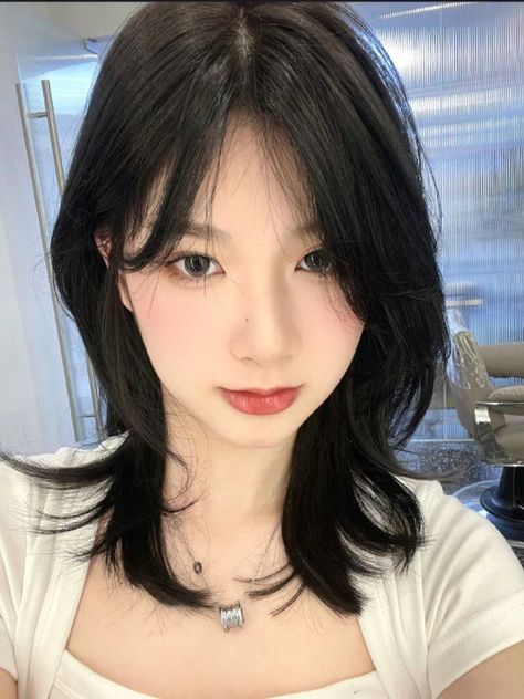 Ulzzang Hair, Asian Haircut, Korean Short Hair, Asian Short Hair, Hair Inspiration Short, Hairstyles For Layered Hair, Shot Hair Styles, Haircuts For Medium Hair, Haircuts Straight Hair