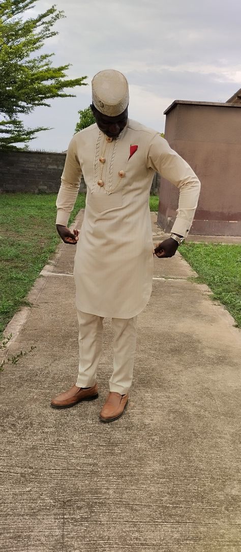 Clean finished etibo style. Igbo Native Attire For Men, Naija Delta Styles For Men, Etibo Design For Men, Etibor Styles For Men, Etibo Styles For Men, Formal Suits Men, African Wear Styles For Men, Braiding Styles, African Dresses Men