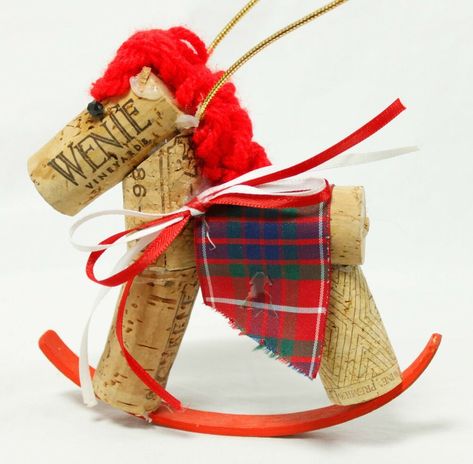 Christmas Cork Ornaments, Cork Wreath Diy, Wine Cork Crafts Christmas, Cork Crafts Christmas, Outdoor Christmas Diy, Wine Cork Ornaments, Horse Christmas Ornament, Cork Crafts Diy, Cork Ornaments