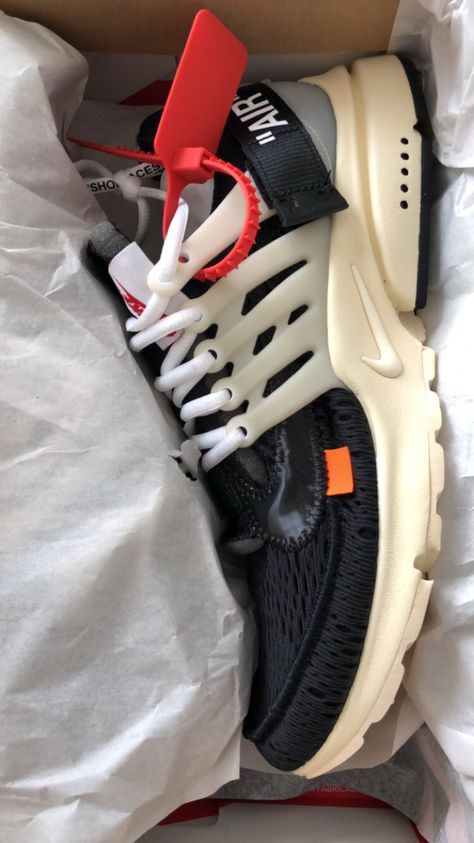 Off White Presto, Nike Vomero, Nike Presto, Black White Outfit, Guys Clothing Styles, Clothing Styles, Black Outfit, Dart, Sneakers Fashion