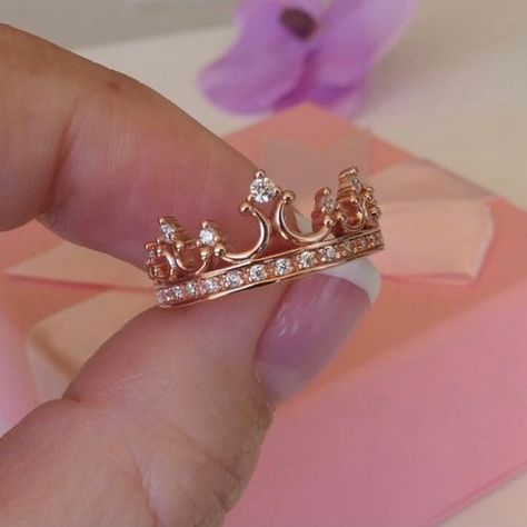 Quinceanera Jewelry, Silver Crown Ring, Tiara Ring, Princess Ring, Silver Jewelry Design, Queen Crown, Silver Crown, Heart Shaped Rings, Crown Ring