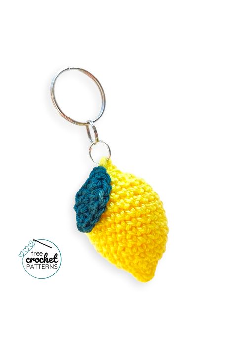 Lemon Keychain, Crochet Keychain Ideas, Crochet Doll Clothes Patterns, Amigurumi Keychain, Keychain Ideas, Keychain Craft, Crochet Rings, All Free Crochet, Crochet Doll Clothes