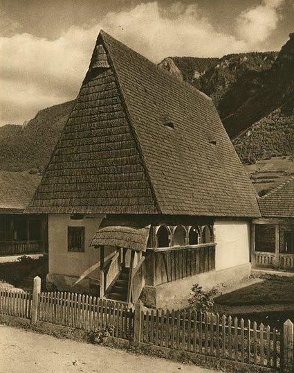 Traditional rural houses – romanian villages architecture | Romania Dacia Romania People, Rural House, Traditional Houses, Vernacular Architecture, Traditional Architecture, Macedonia, Albania, Traditional House, Old Pictures