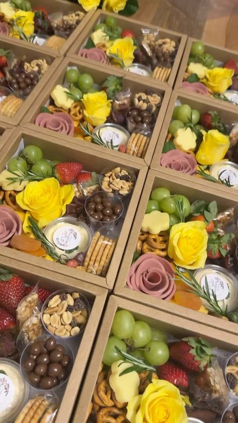 The Styled Graze Co. | Customised mini grazing boxes for a weekend corporate event 🌿🧀🍓 #corporate #grazing #charcuterie #chic #event #curated #fresh #fruit... | Instagram Individual Charcuterie Box Ideas, Charcuterie Boxes To Go, Graze Box Ideas, Grazing Box Ideas, Charcuterie Box Ideas, Mini Charcuterie Boxes, Harry Potter Shower Ideas, Larry Wedding, Picnic Boxes